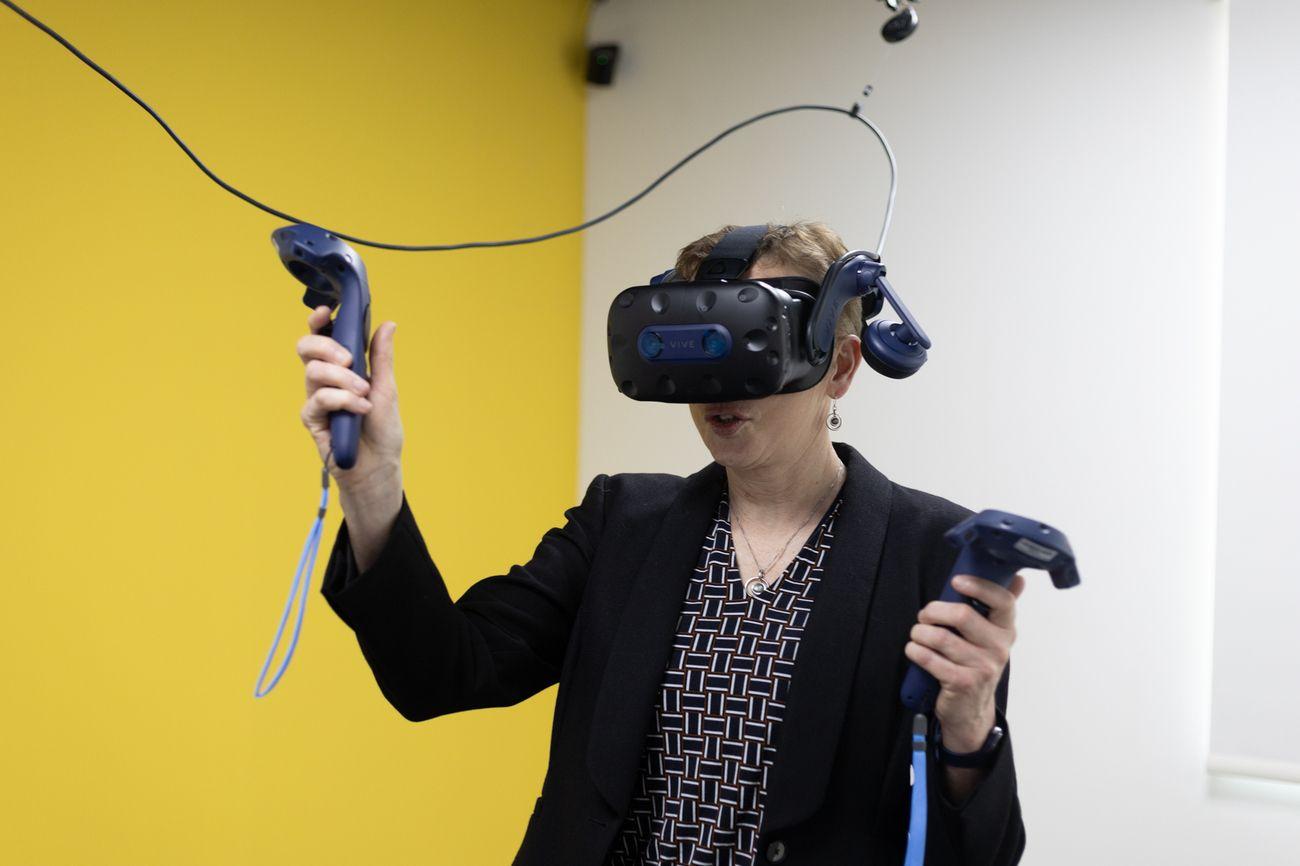 We are excited to announce the opening of the brand new Immersive VRx Lab, a cutting-edge virtual reality (VR) hub at Dubai Knowledge Park designed to empower students and faculty to develop and explore their innovative ideas using immersive technology.